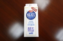 光明牛奶包装盒上标识“85℃”是否侵权85度C品牌的商标权？