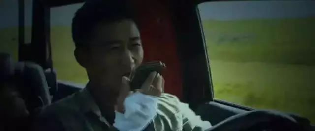 《战狼2》吴京使用的「三防手机」到底什么来头? 《战狼2》吴京使用的「三防手机」到底什么来头?