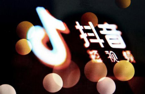 #晨报#“刘强西”和“章小天”被注册为商标，归同一家公司所有；抖音公司起诉“趣抖音”APP侵权，法院已受理