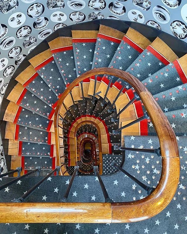他收藏了全世界最美的54张楼梯照