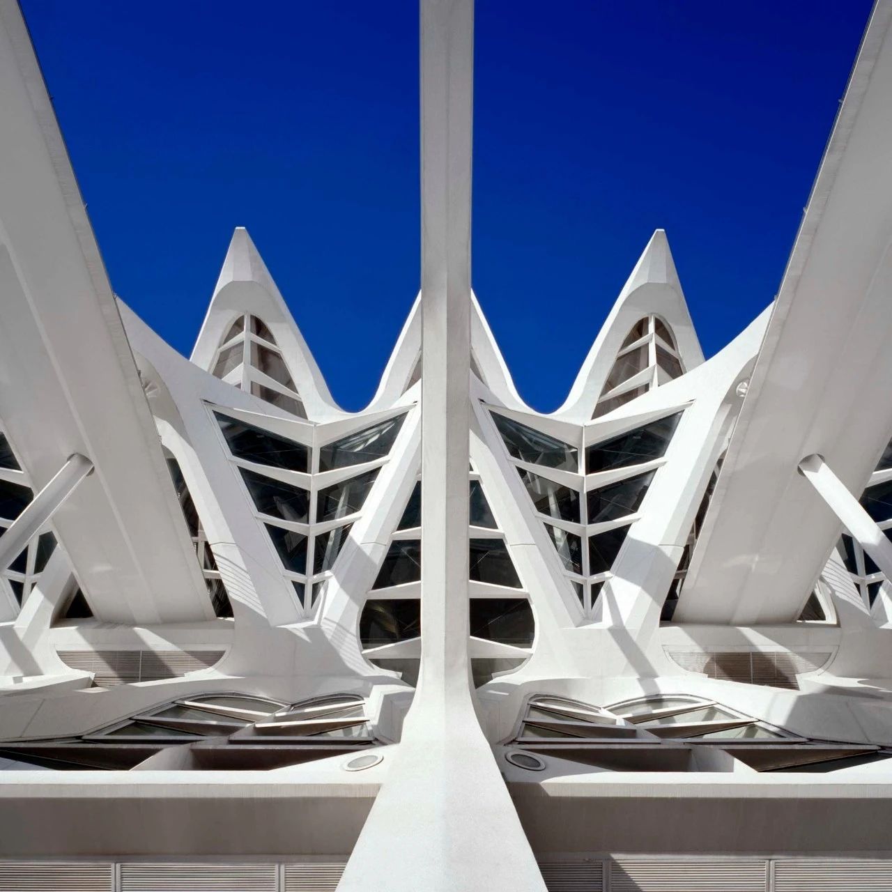 Santiago Calatrava ：自然设计建筑大师