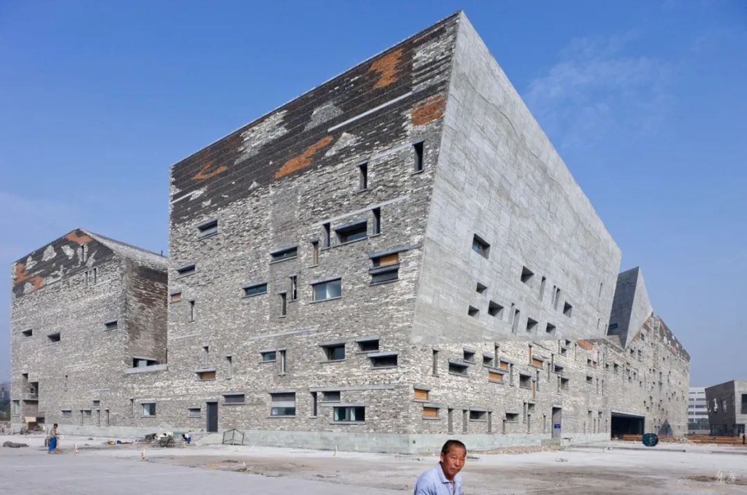 从10座混凝土建筑，看当代中国的“粗野主义”