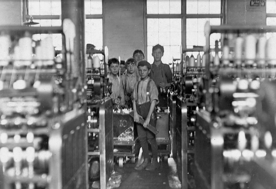 Lewis Hine：一位摄影师的“摩登时代”