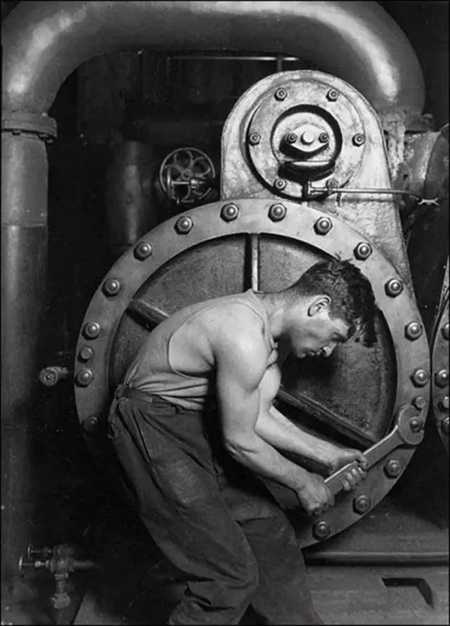 Lewis Hine：一位摄影师的“摩登时代”