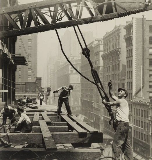 Lewis Hine：一位摄影师的“摩登时代”