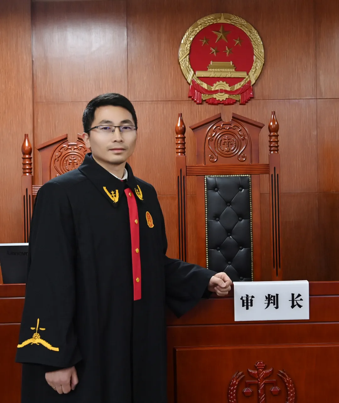 下载核心技术资料，公司高管获刑十个月并处罚金！