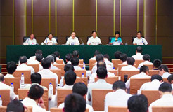 工商总局：认真落实“五证合一、一照一码”；逐步推进商标注册全程电子化