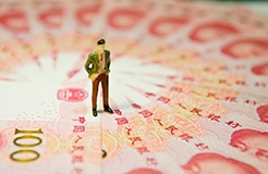 取得专利代理师资格并在申请人单位连续服务1年以上，一次性奖励5万元！拥有法律资格证，额外奖励3万元