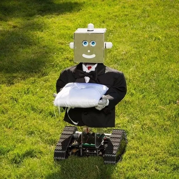 科技 | 如果遇到机器人伴娘，柳岩不会再尴尬