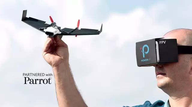 无人机算什么？这个纸飞机可飞10分钟，还能用VR控制！